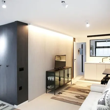 Familial 2 & Confort Apartment Paris